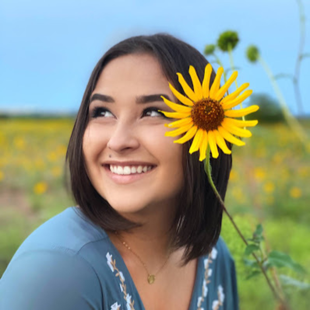 Meet your Posher, Alicia